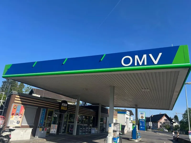 OMV-Tankstelle mit erneuertem Markenauftritt
